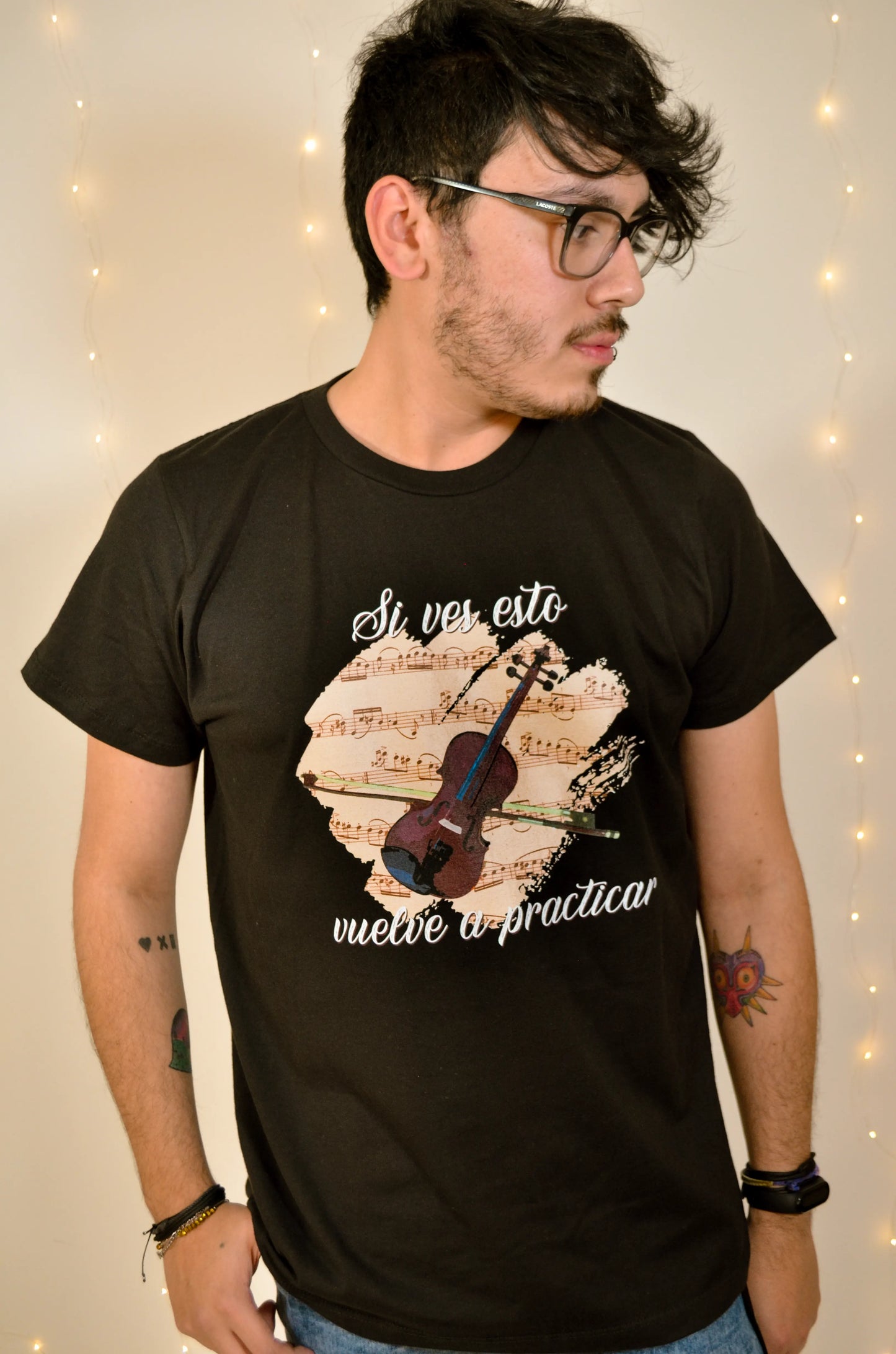 Playera Si ves esto vuelve a practicar violín Negra