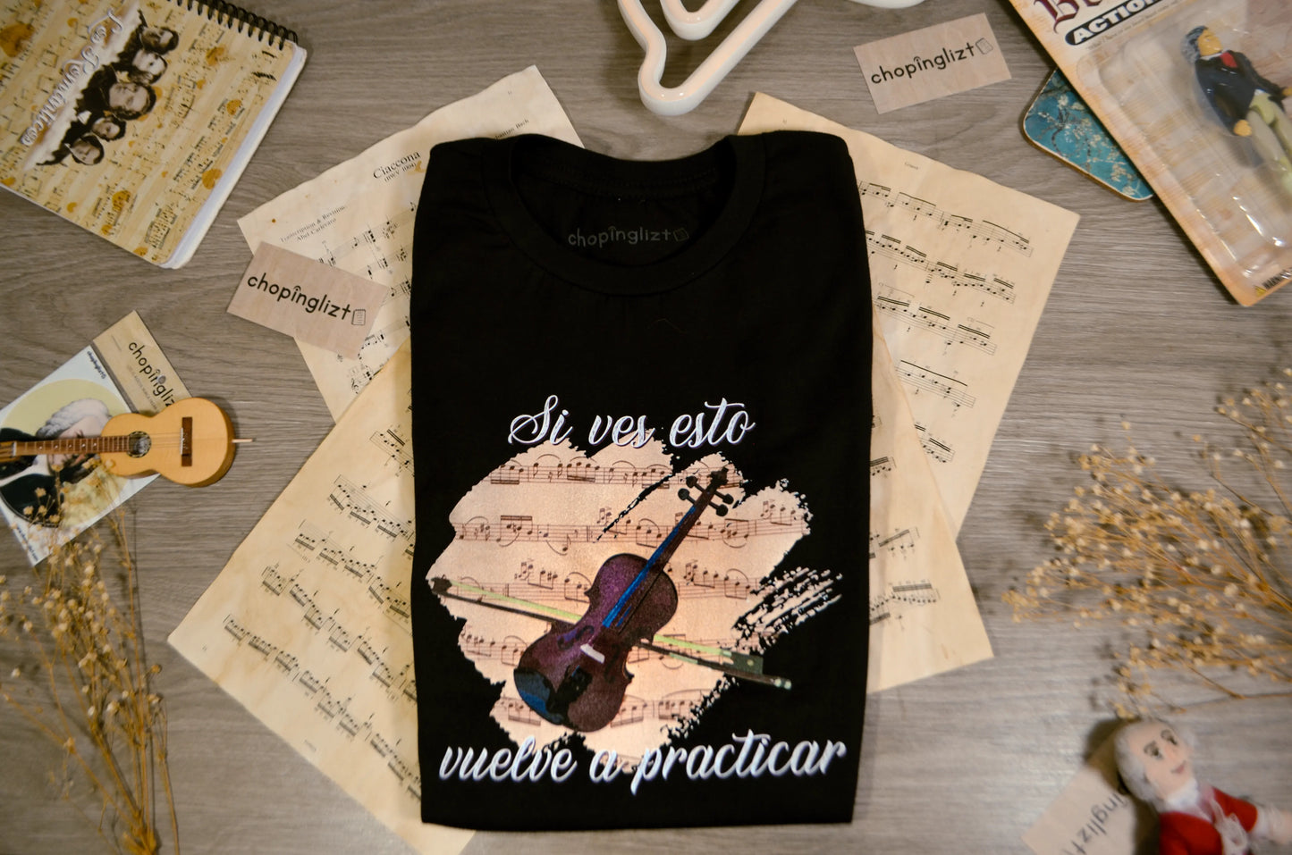 Playera Si ves esto vuelve a practicar violín Negra